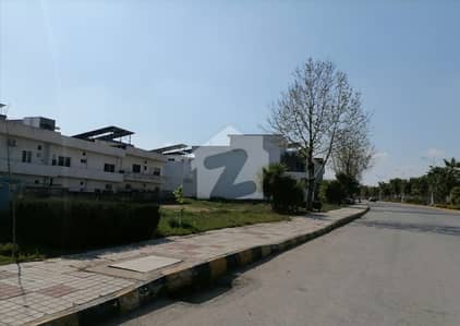 CORNER Plot Available For Sale At The Best Location Of Gulberg Residencia CORNER Plot Available For Sale At The Best Location Of Gulberg Residencia