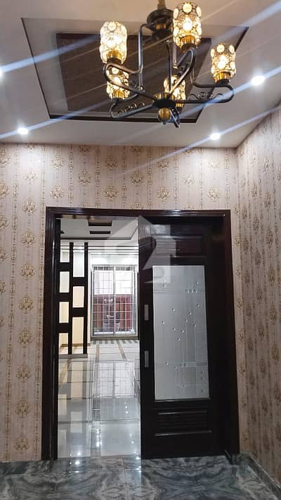 این ایف سی 2 لاہور میں 6 کمروں کا 1 کنال مکان 4.25 لاکھ میں کرایہ پر دستیاب ہے۔ این ایف سی 2 لاہور میں 6 کمروں کا 1 کنال مکان 4.25 لاکھ میں کرایہ پر دستیاب ہے۔
