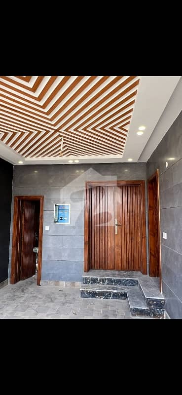 Spacious House Is Available For Sale In Ideal Location Of Wapda City