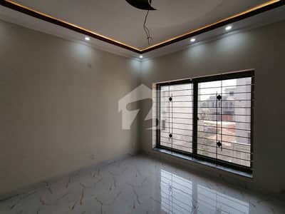 Get Your Hands On House In Sabzazar Scheme Best Area