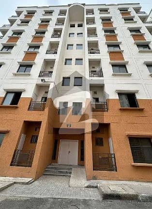آئی ۔ 16 اسلام آباد میں 2 کمروں کا 4 مرلہ فلیٹ 65.0 لاکھ میں برائے فروخت۔