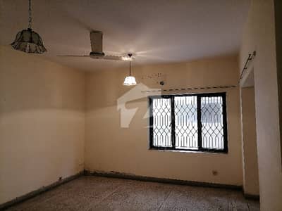 Prime Location Flat Of 10 Marla Is Available For Sale In Askari 5, Lahore