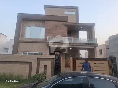 سٹی ہاؤسنگ سرگودھا روڈ - بلاک سی سٹی ہاؤسنگ سرگودھا روڈ,سٹی ہاؤسنگ,فیصل آباد میں 5 کمروں کا 10 مرلہ مکان 2.75 کروڑ میں برائے فروخت۔