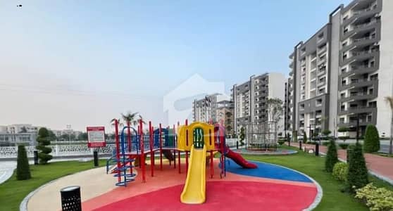 10 MARLA 3 BEDROOM APARTMENT AVAILABLE FOR RENT