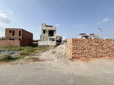 ڈی ایچ اے 9 ٹاؤن - بلاک ای ڈی ایچ اے 9 ٹاؤن,ڈی ایچ اے ڈیفینس,لاہور میں 5 مرلہ رہائشی پلاٹ 1.55 کروڑ میں برائے فروخت۔ ڈی ایچ اے 9 ٹاؤن - بلاک ای ڈی ایچ اے 9 ٹاؤن,ڈی ایچ اے ڈیفینس,لاہور میں 5 مرلہ رہائشی پلاٹ 1.55 کروڑ میں برائے فروخت۔