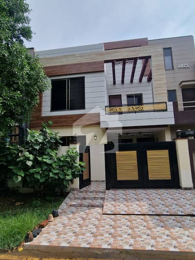 5 Marla Ultra Luxury House Modern Design For Sale In Bahria Orchard