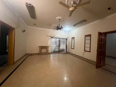 1 Kanal Very Beautiful Upper Portion Available For Rent
