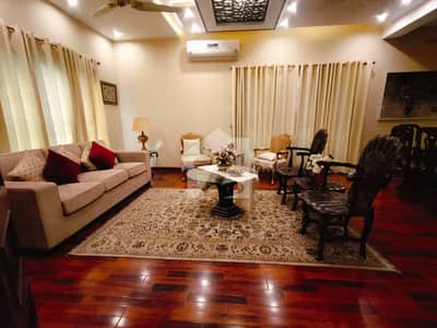 ڈی ایچ اے فیز 6 ڈی ایچ اے ڈیفینس,لاہور میں 5 کمروں کا 1 کنال مکان 8.25 کروڑ میں برائے فروخت۔