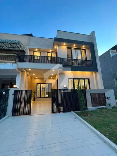 Designer 6.5 Marla House Available For Sale Back Open With Huge Lawn