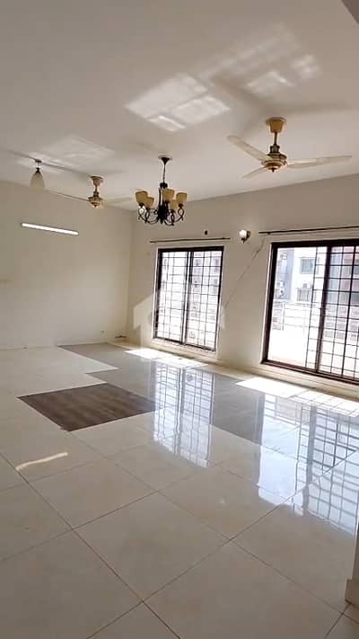 3 Bed Apartment Available For Sale in Askari 11 Lahore Sec B