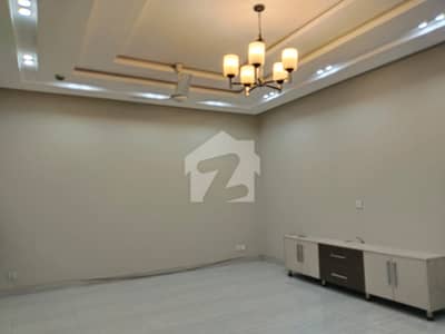Prime Location 1 Kanal Upper Portion available for the Rent in DHA Lahore phase 4 Block GG
