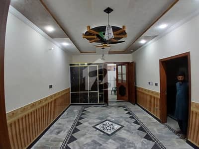 پارک روڈ اسلام آباد میں 6 کمروں کا 5 مرلہ مکان 2.6 کروڑ میں برائے فروخت۔