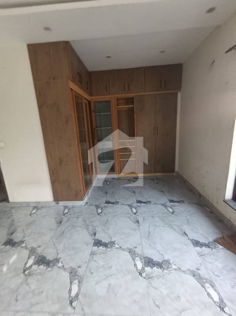 Beautiful One Bedroom For Ladies Only in Main Cantt Beautiful One Bedroom For Ladies Only in Main Cantt