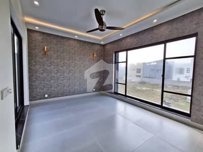 KANAL ULTRA MODERN SOLER INSTALL 12 KV AND FULLY FURNISHED BANGALOW FOR SALE NEAR TO GOLD CREAST MALL