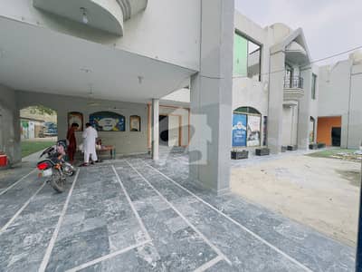جوہر ٹاؤن فیز 1 جوہر ٹاؤن,لاہور میں 11 کمروں کا 2 کنال عمارت 12.0 لاکھ میں کرایہ پر دستیاب ہے۔ جوہر ٹاؤن فیز 1 جوہر ٹاؤن,لاہور میں 11 کمروں کا 2 کنال عمارت 12.0 لاکھ میں کرایہ پر دستیاب ہے۔