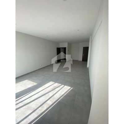 OFFICES AVAILABLE FOR RENT IN 100 YARDS CORNER BUILDING