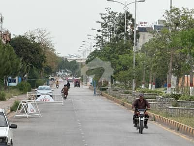 ایف ۔ 17 اسلام آباد میں 8 مرلہ رہائشی پلاٹ 86.0 لاکھ میں برائے فروخت۔