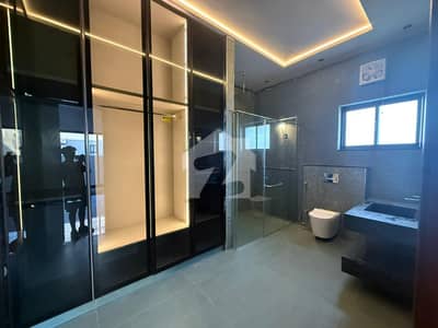 1 Kanal Hot Location House Available For Sale