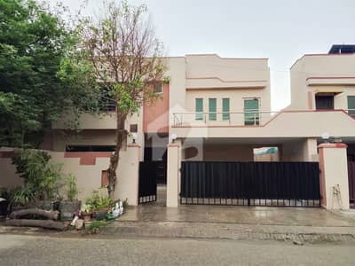 عسکری 10 - صیکٹر ای عسکری 10,عسکری,لاہور میں 4 کمروں کا 10 مرلہ مکان 6.0 کروڑ میں برائے فروخت۔
