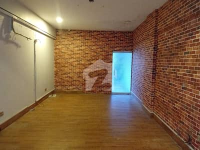 Office Sized 800 Square Feet Available In Jami Commercial Area