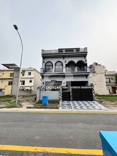 5 Marla House for Sale in Etihad Town Prime Location