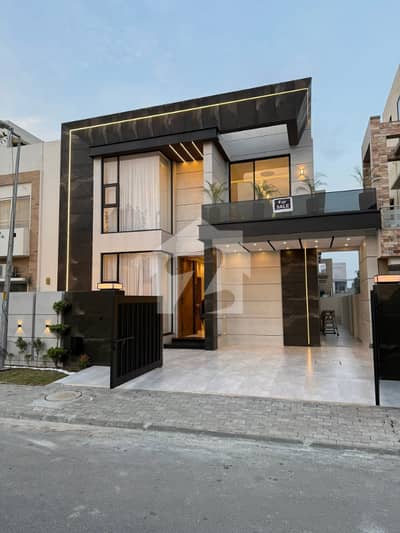 10 MARLA FACING PARK ICONIC DESIGNER HOUSE FOR SALE BAHRIA