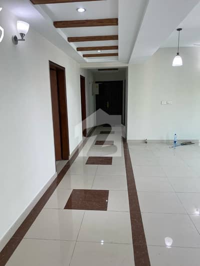 10 MARLA 3 BEDROOMS APARTMENT AVAILABLE FOR RENT