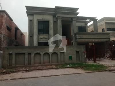 House Of 1 Kanal Is Available For Sale In Bahria Town - Nishtar Block, Lahore House Of 1 Kanal Is Available For Sale In Bahria Town - Nishtar Block, Lahore