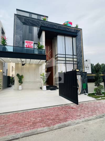 10 Marla double highted Architect Designer house for sale hot location