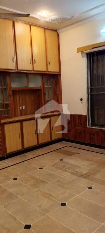 10 Marla Uper Portion Available For Rent In Hayatabad Phase 6