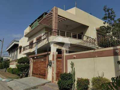 710 Sq Yard Coner House