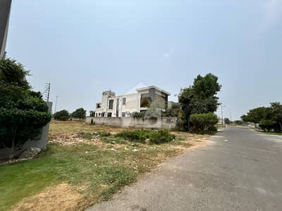 ڈی ایچ اے فیز9 پریزم ڈی ایچ اے ڈیفینس,لاہور میں 1 کنال رہائشی پلاٹ 4.1 کروڑ میں برائے فروخت۔ ڈی ایچ اے فیز9 پریزم ڈی ایچ اے ڈیفینس,لاہور میں 1 کنال رہائشی پلاٹ 4.1 کروڑ میں برائے فروخت۔