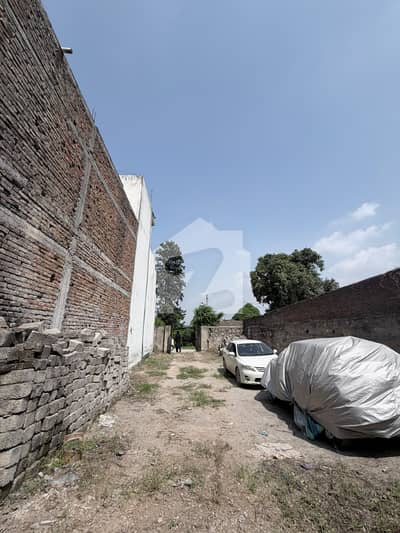 Prime VVIP Location 10 Marla Plot | Near Metro & Faizabad | 10 Crore