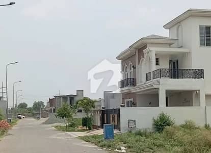 ڈی ایچ اے فیز 8 - بلاک زیڈ 4 ڈی ایچ اے فیز 8,ڈی ایچ اے ڈیفینس,لاہور میں 5 مرلہ رہائشی پلاٹ 96.0 لاکھ میں برائے فروخت۔ ڈی ایچ اے فیز 8 - بلاک زیڈ 4 ڈی ایچ اے فیز 8,ڈی ایچ اے ڈیفینس,لاہور میں 5 مرلہ رہائشی پلاٹ 96.0 لاکھ میں برائے فروخت۔