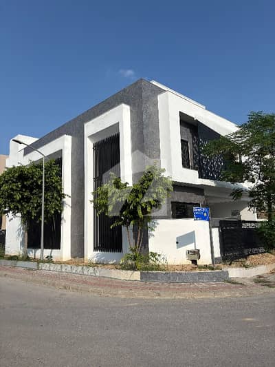 ٹاپ سٹی 1 اسلام آباد میں 5 کمروں کا 10 مرلہ مکان 5.7 کروڑ میں برائے فروخت۔