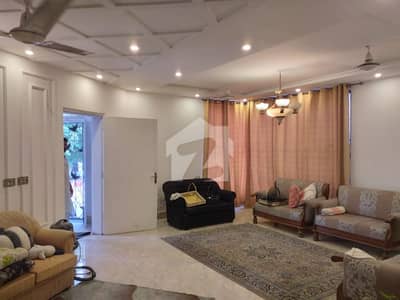 PRIME LOCTION ONE KANAL UPPER PORTION AVAILABLE FOR RENT IN DHA PHASE 3 ,