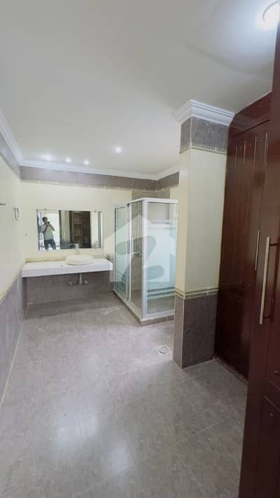 Executive Lounges For Rent Bahria Town Phase 3   Prime Location Bahria Town Phase 3