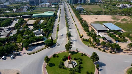 Gulberg Greens Main Boulevard Commercial Plot For Sale