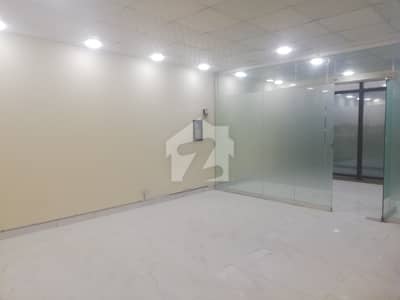 ڈی ایچ اے فیز 5 ڈی ایچ اے ڈیفینس,لاہور میں 2 کمروں کا 4 مرلہ دفتر 95.0 ہزار میں کرایہ پر دستیاب ہے۔