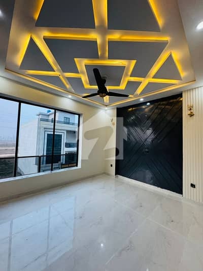On Excellent Location House Is Available For sale In Park View City - Topaz Block On Excellent Location House Is Available For sale In Park View City - Topaz Block
