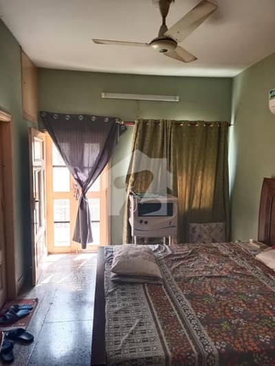 6 Marla House In Stunning I-10/2 Is Available For Sale
