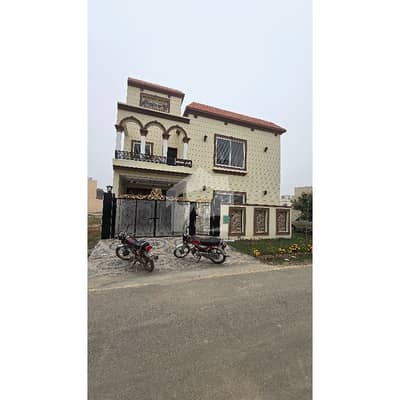 5 Marla Modern Design House Available For Sale In Bahria Nasheman Lahore