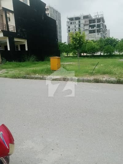 100% 8 Marla Solid Land Back Open Plot For Sale