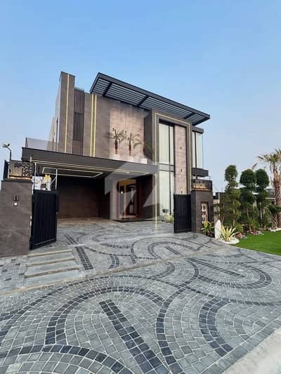 Ultra-Modern 1 Kanal Fully Furnished House Ultra-Modern 1 Kanal Fully Furnished House