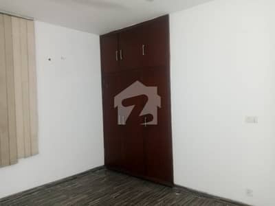 5MARLA HOUSE AVAILABLE FOR RENT