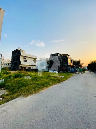 25x40 MARGALLA HILLS FACING PLOT IN D-12/4