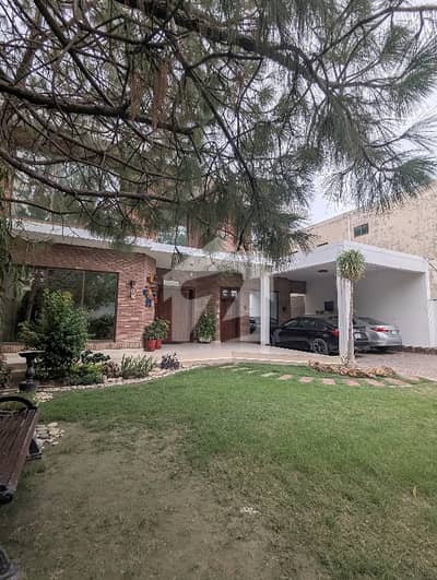 شالیمار کالونی ملتان میں 5 کمروں کا 1 کنال مکان 5.0 کروڑ میں برائے فروخت۔ شالیمار کالونی ملتان میں 5 کمروں کا 1 کنال مکان 5.0 کروڑ میں برائے فروخت۔