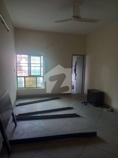Main Boulevard 5 Marla Commercial Hall For Rent Ground Floor