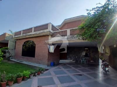 1 KANAL ELEGANT AND FULLY MAINTAINED OLD BUNGALOW IS AVAILABLE IN THE BEST BLOCK OF DHA LAHORE | 1 SERVANT QUARTER 1 KANAL ELEGANT AND FULLY MAINTAINED OLD BUNGALOW IS AVAILABLE IN THE BEST BLOCK OF DHA LAHORE | 1 SERVANT QUARTER