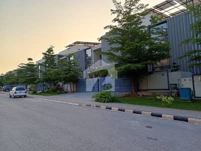 Investors Should sale This House Located Ideally In D-17